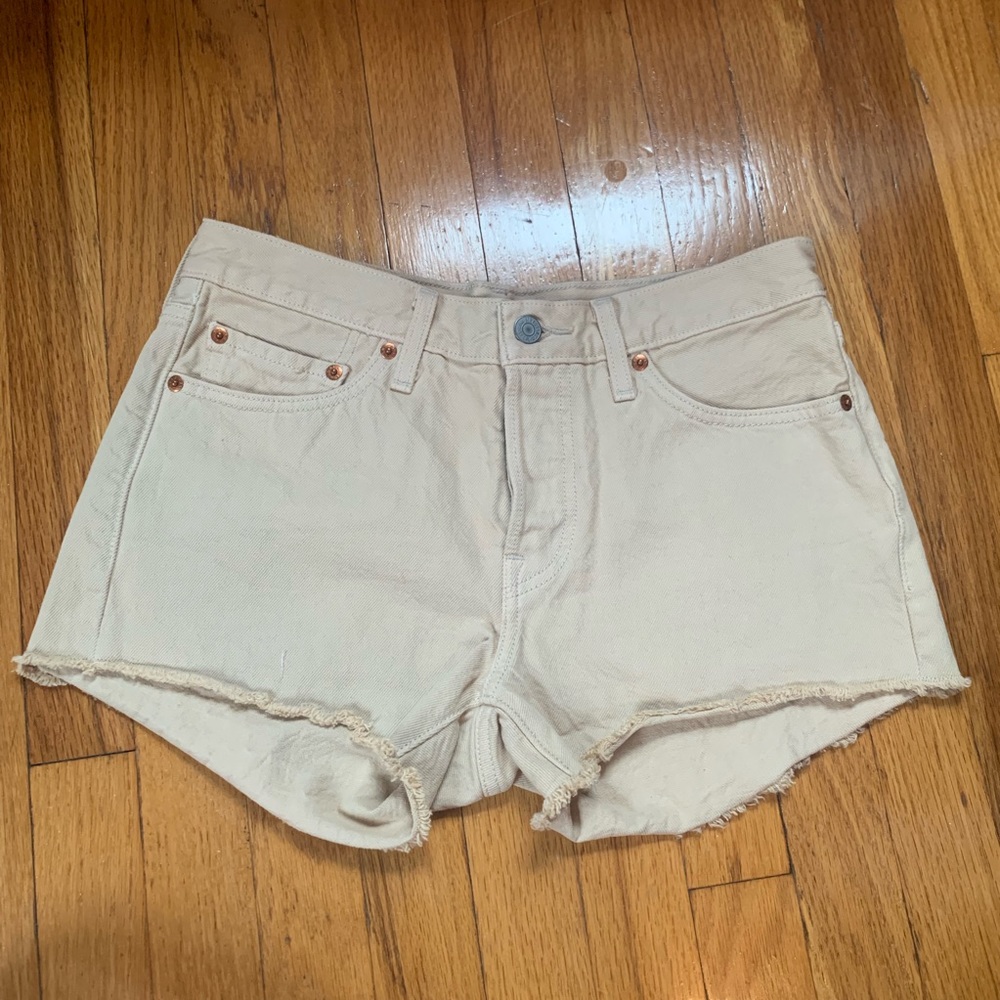 Levi’s cream denim shorts